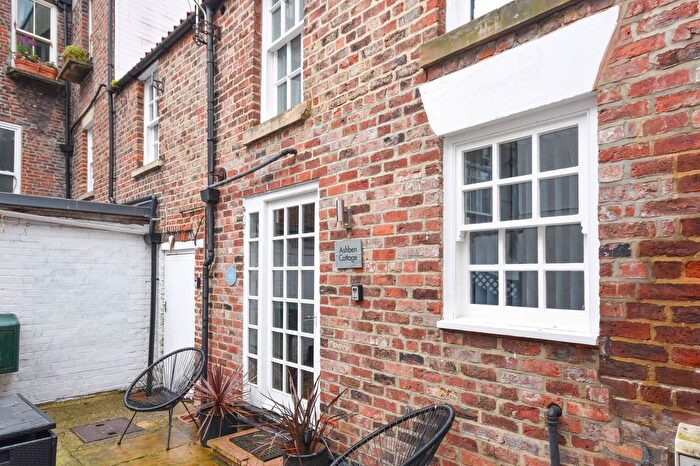 2 Bedroom Cottage For Sale In Skinner Street, Whitby, YO21
