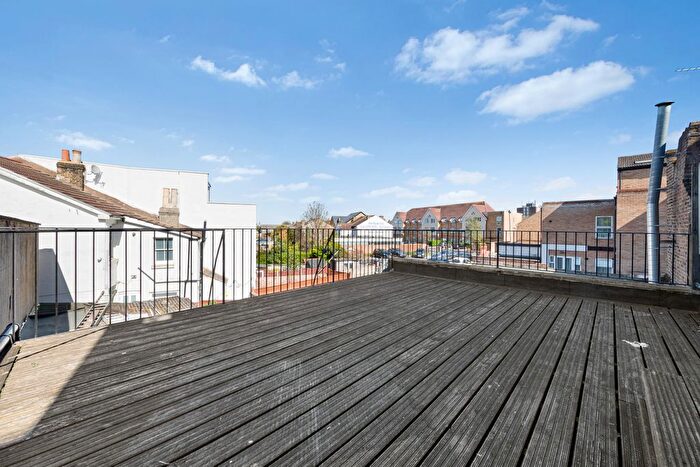 2 Bedroom Flat To Rent In Lower Addiscombe Road, Croydon, CR0