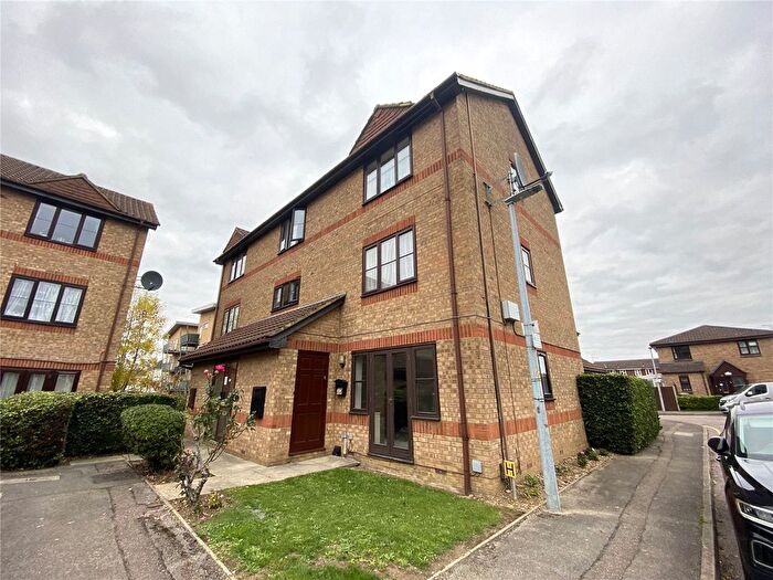 Studio To Rent In Dunnock Close, Borehamwood, Hertfordshire, WD6