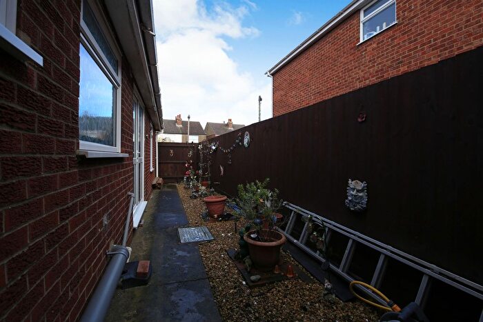 2 Bedroom Detached Bungalow For Sale In St. Johns Road, Spalding, PE11