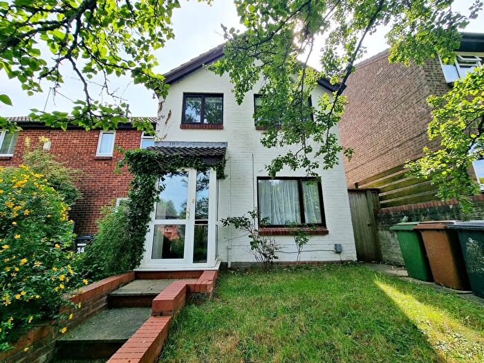 3 Bedroom Semi-Detached House To Rent In Curtis Mews, Wellingborough, NN8