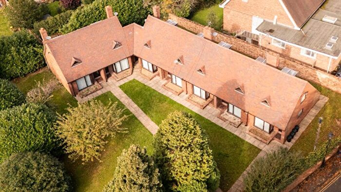 1 Bedroom Mews To Rent In Trinity Close, Stratford-Upon-Avon, Warwickshire, CV37