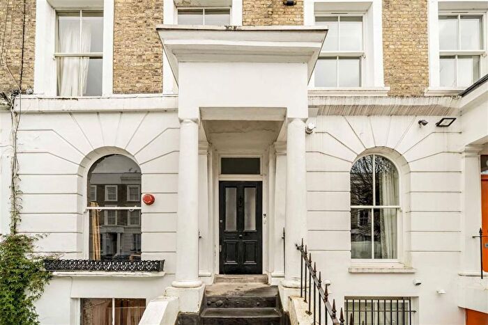 3 Bedroom Flat To Rent In Stanlake Road, Shepherds Bush, W12