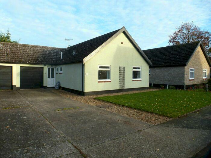 2 Bedroom Bungalow To Rent In Meadowlands, Woolpit, IP30