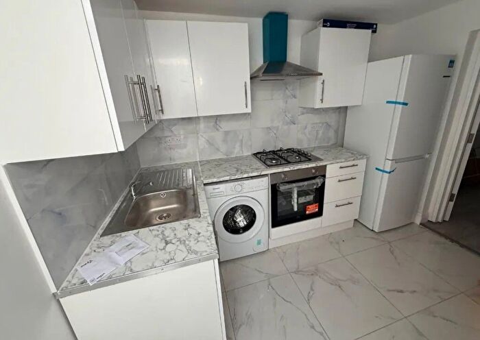 4 Bedroom Terraced House To Rent In St. Johns Road, Barking, IG11