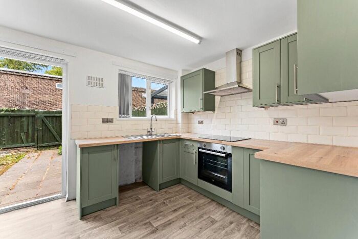 3 Bedroom End Of Terrace House To Rent In Willonholt, Peterborough, Cambridgeshire, PE3