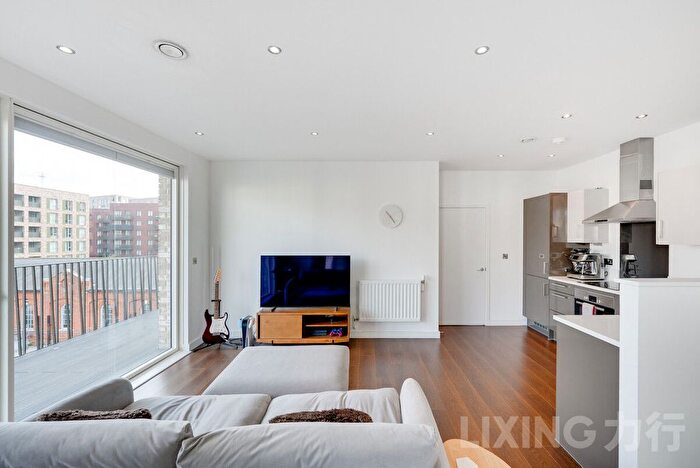 2 Bedroom Flat To Rent In Morton Apartments, Gallions Reach, E16