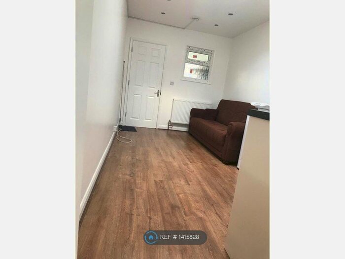 1 Bedroom Flat To Rent In Dagenham, Dagenham, RM10