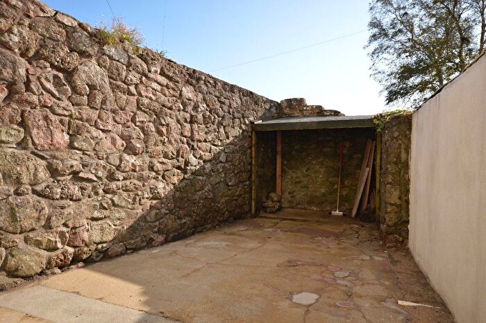 2 Bedroom Cottage To Rent In Pound Street, Moretonhampstead, Newton Abbot, TQ13