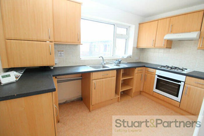 2 Bedroom Ground Maisonette To Rent In Queens Crescent, Burgess Hill, RH15
