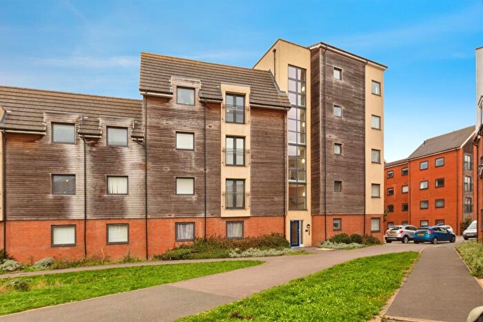 2 Bedroom Apartment For Sale In Quercetum Close, Aylesbury, HP19