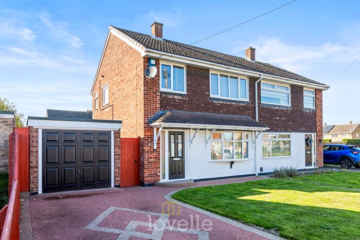 3 Bedroom Semi-detached House For Sale In Africa Close, Laceby Acres, Grimsby, DN34