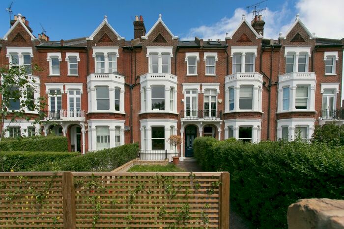 6 Bedroom Terraced House To Rent In Clapham Common North Side, London, SW4