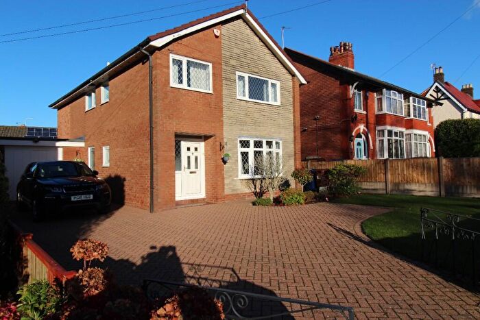 4 Bedroom Detached House For Sale In Fox Lane, Leyland, Lancashire, PR25