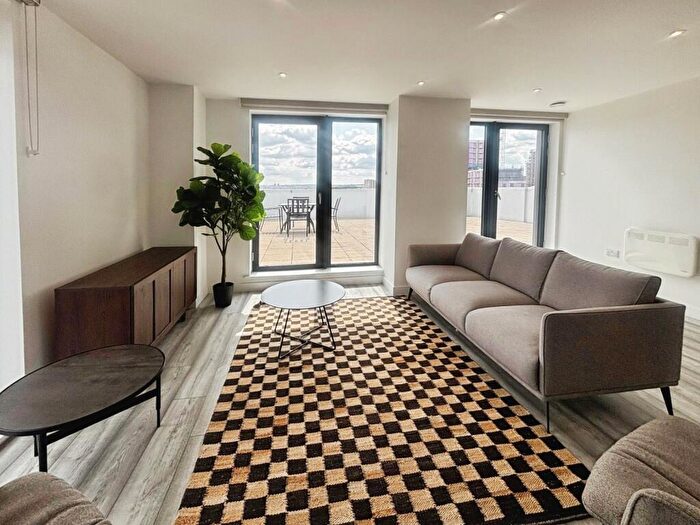 2 Bedroom Flat To Rent In The Radiant, Kirkstall Road, Leeds, West Yorkshire, LS3