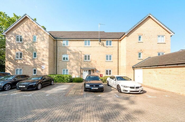 2 Bedroom Flat For Sale In Budd Grove, Winnersh, Wokingham, RG41