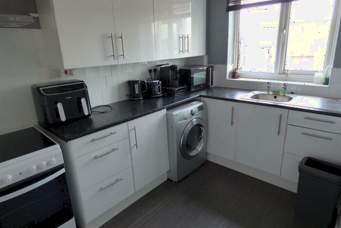 3 Bedroom Apartment To Rent In Abbotswood, Yate, Bristol, BS37
