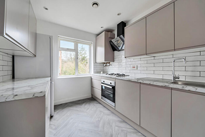 1 Bedroom Maisonette For Sale In Denham Road, Whetstone, London, Greater London, N20