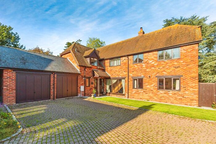 4 Bedroom Detached House For Sale In Manor Gardens, Grendon Underwood, Aylesbury, HP18