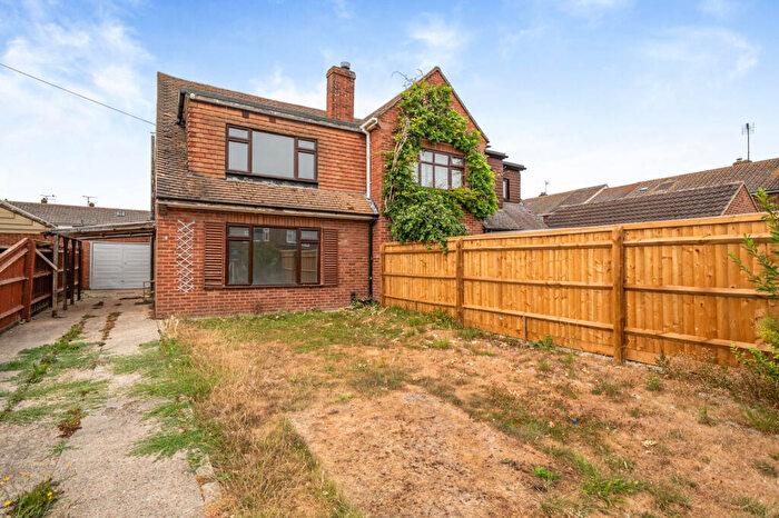 3 Bedroom Semi-Detached House For Sale In Morse Road, Didcot, OX11