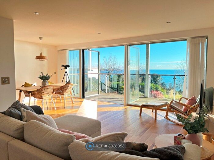 2 Bedroom Flat To Rent In Sea Road, St. Austell, PL25