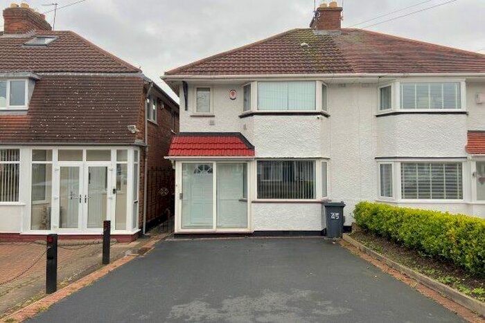 2 Bedroom Property To Rent In Bosworth Road, Birmingham, B26