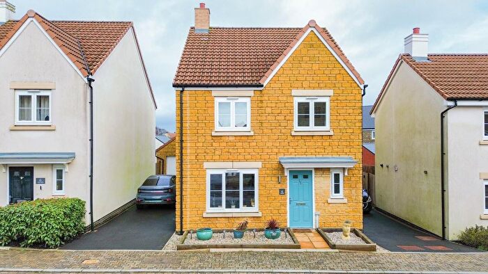 4 Bedroom Detached House For Sale In Isaac Close, Wickwar, Wotton-Under-Edge, GL12