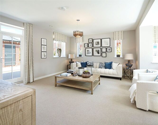 4 Bedroom Detached House For Sale In The Brooks, Clayhill Road, Burghfield Common, Reading, RG7