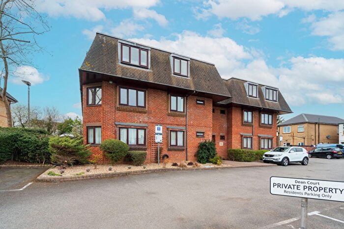 1 Bedroom Flat For Sale In North Orbital Road, Watford, WD25