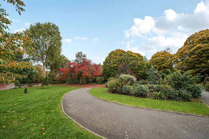 Studio For Sale In Cadiz Street, London, SE17