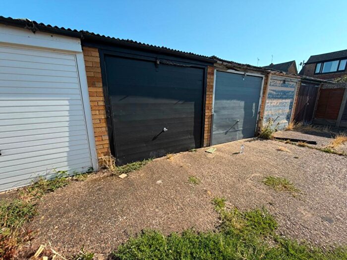 Garage / Parking To Rent In Garage, Orchard Road, Benfleet, SS7