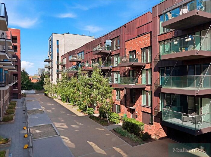 3 Bedroom Flat For Sale In Montford Place, Stratford, E15