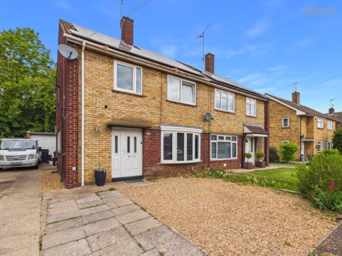 3 Bedroom Semi-Detached House For Sale In Chaucer Road, Peterborough, PE1