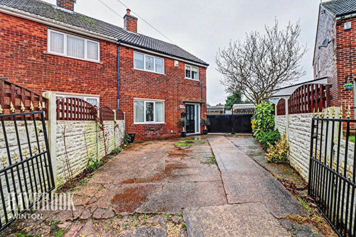 3 Bedroom Semi Detached House For Sale In Whinside Crescent, Rotherham, S63