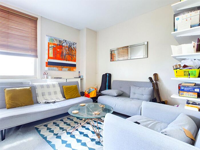 1 Bedroom Apartment To Rent In St Aubyns, Hove, BN3