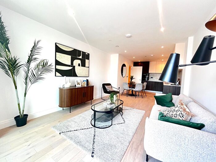 2 Bedroom Property To Rent In High Road Leyton, London, E10