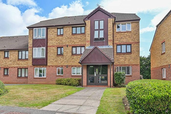 1 Bedroom Flat To Rent In Hunters Lane, Watford, WD25