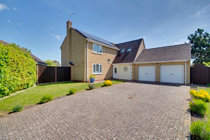 4 Bedroom Detached House For Sale In The Pasture, Somersham, PE28