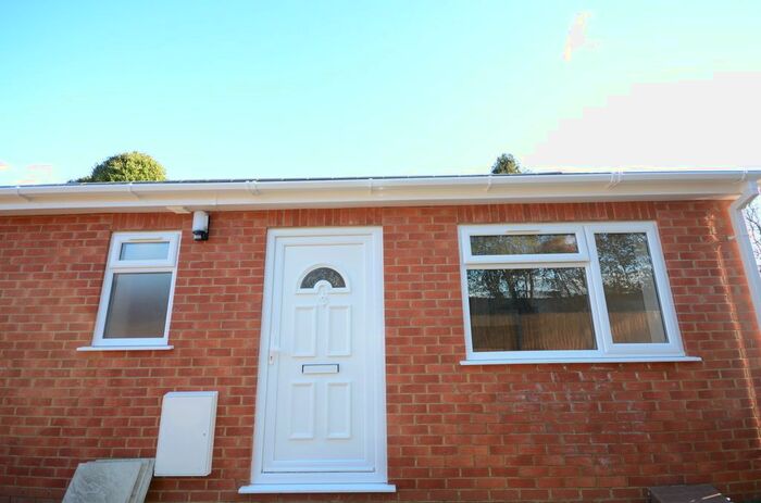 1 Bedroom Flat To Rent In Norcot Road, Tilehurst, Reading, RG30