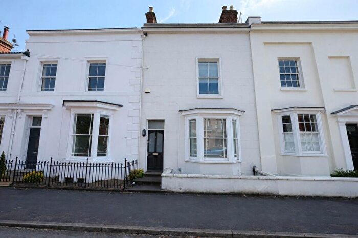 Terraced House For Sale In Priory Terrace, Leamington Spa, CV31