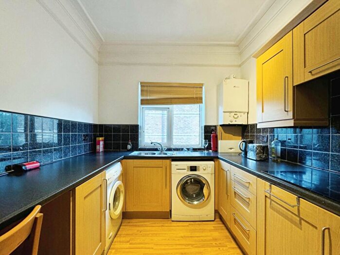 1 Bedroom Flat To Rent In Parkfield Road South, Didsbury, Manchester, M20