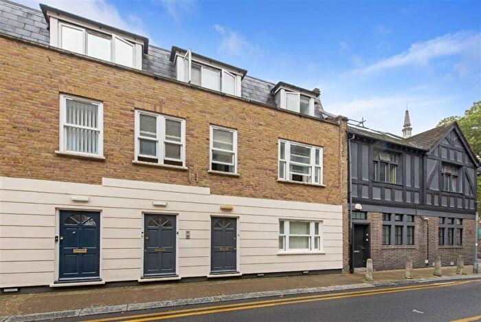2 Bedroom Flat To Rent In Austin Street, Austin Street, E2