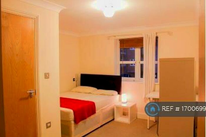 3 Bedroom Flat To Rent In Qube, Birmingham, B1