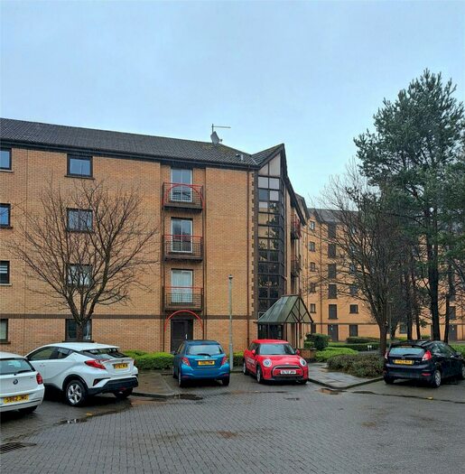 2 Bedroom Flat To Rent In Riverview Drive, Glasgow, Glasgow City, G5