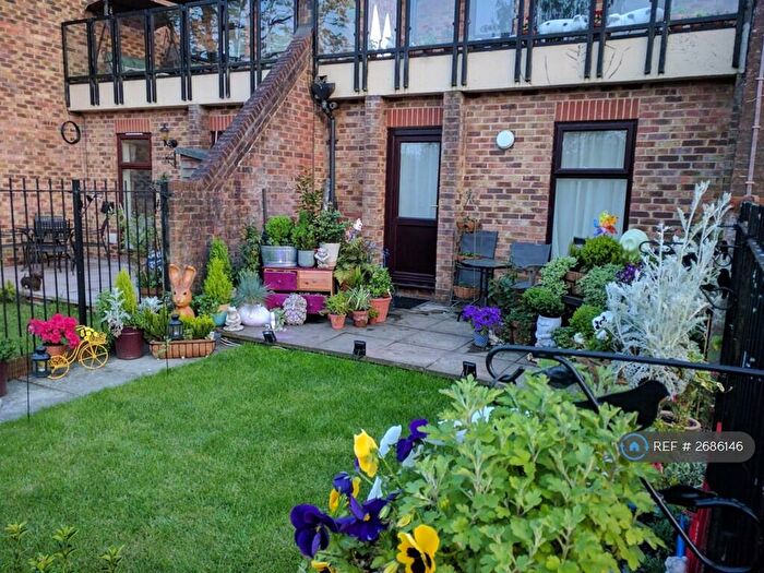 1 Bedroom Flat To Rent In Kingfisher Place, Reading, RG1