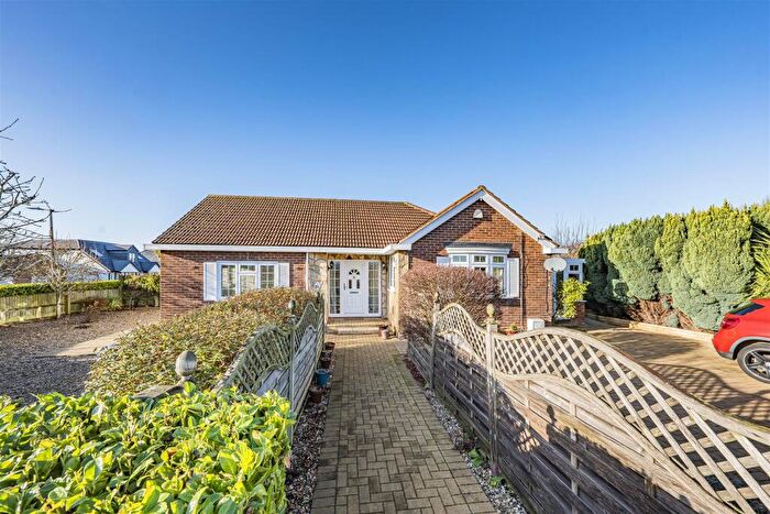 2 Bedroom Detached Bungalow For Sale In Newlyn Close, Bricket Wood, St. Albans, AL2