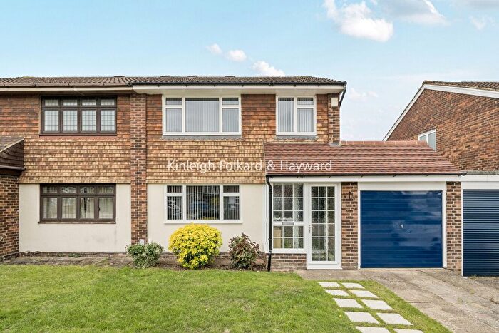 3 Bedroom Semi-detached House For Sale In Capel Close, Bromley, BR2
