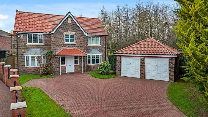 4 Bedroom Detached House For Sale In Kingfisher Close, Hartlepool, TS26