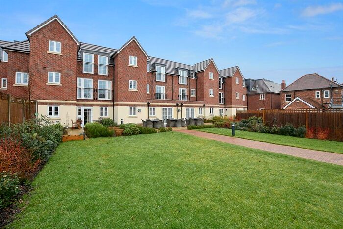 2 Bedroom Flat For Sale In Lowe House, London Road, Knebworth, SG3