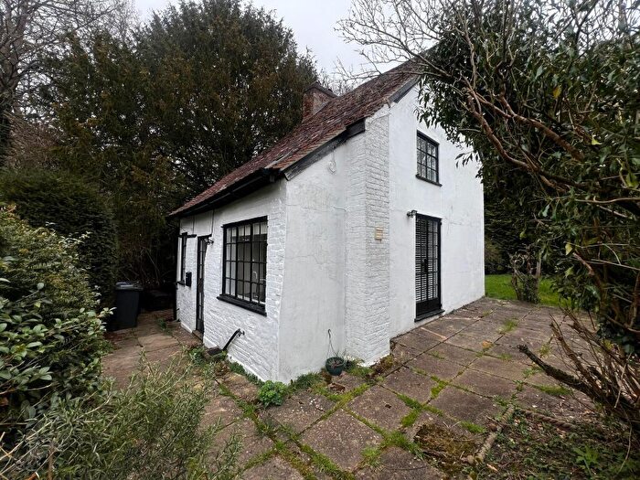 1 Bedroom Detached House For Sale In Hardings, Old Lane, Dockenfield, Farnham, Surrey, GU10